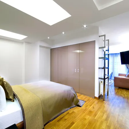 The Place & イスタンブール