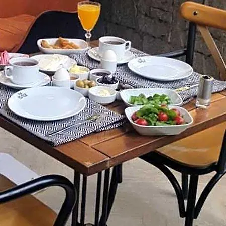 The Place & فندق
