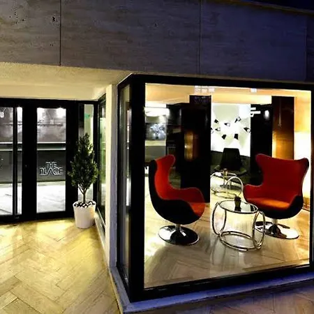 فندق The Place & 5*