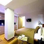 酒店 The Place & 5*